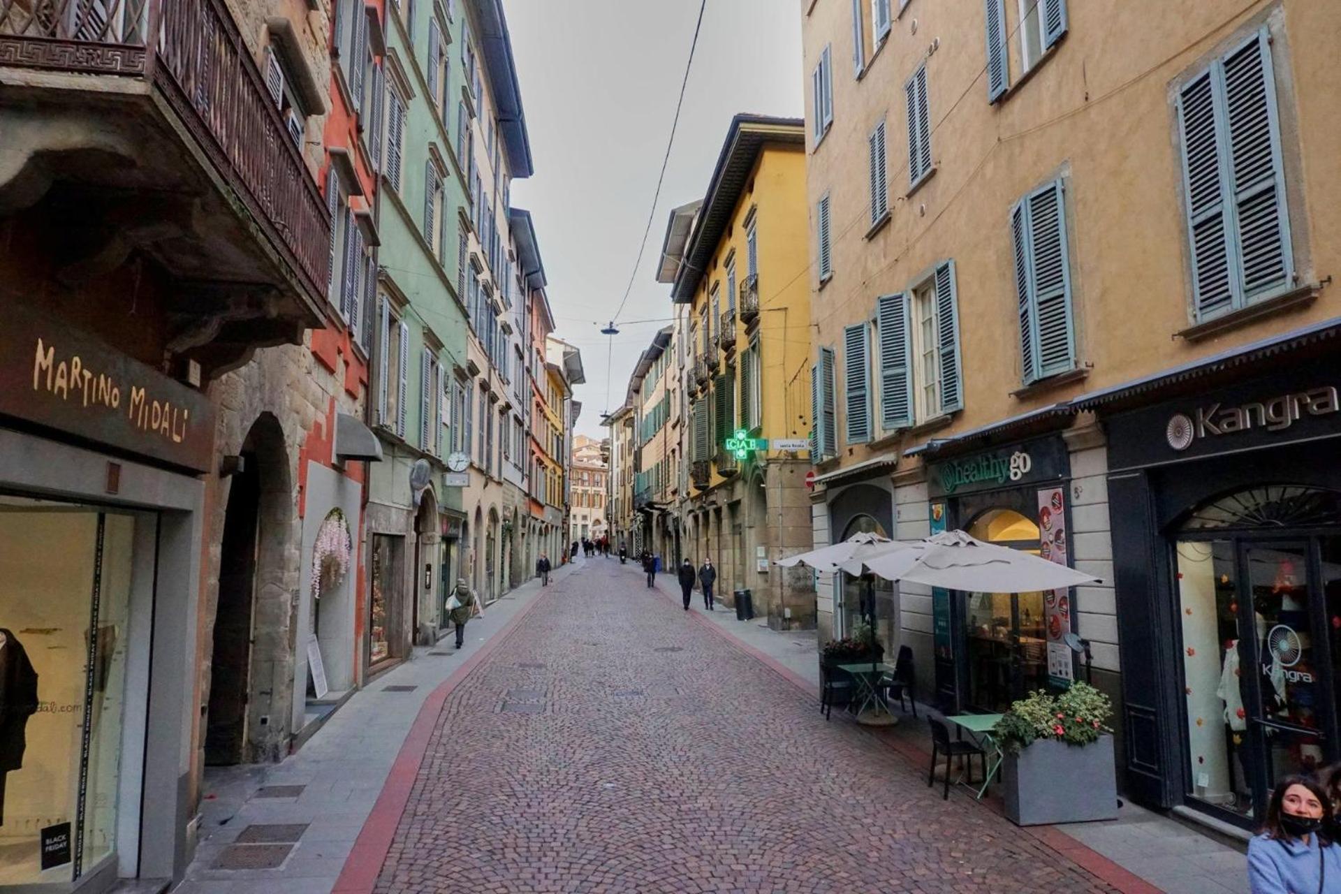 Magic Place Bergamo! Relax Apartment With Terrace In The Heart Of The City Exterior foto